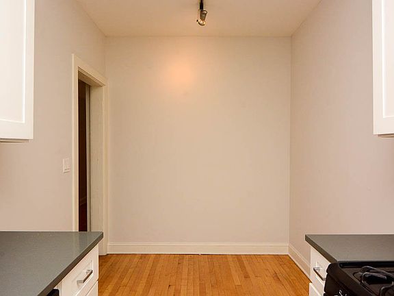 5th image of 2319 N Rockwell St APT 1A