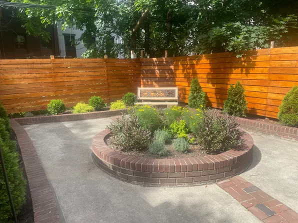 185 Van Buren Street image 1 of 7