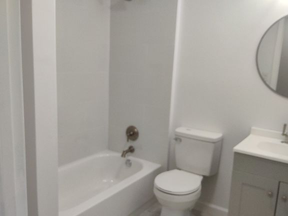 4th image of 204 Barberry Dr