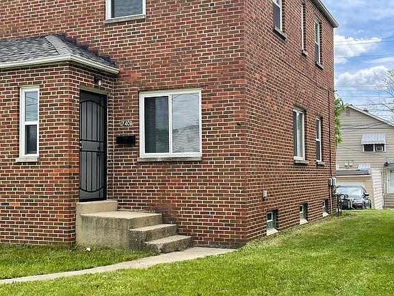 3rd image of 740 S Harris Ave