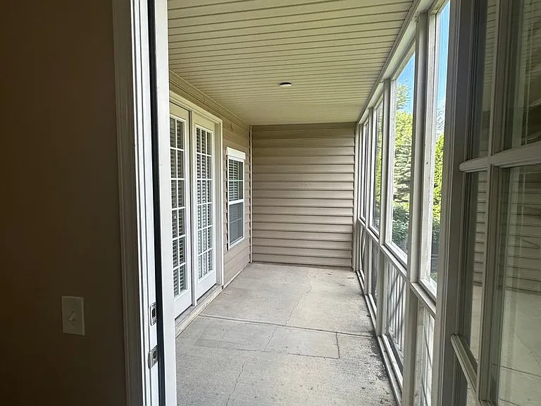 5353 Nottinghamshire Ln — Photo 11