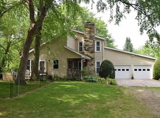 1122 Ivanhoe Rd, Mount Vernon, IA 52314