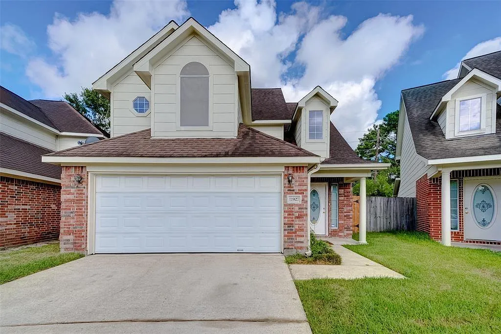 3 bed, 2.5 bath, 1764 sqft, $2,000 — Photo 2