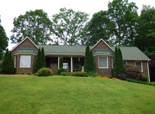 1002 Harmony Dr, Statesville, NC 28677