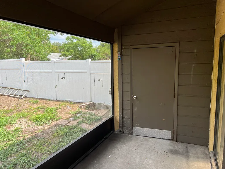 Screen Patio Laundry room