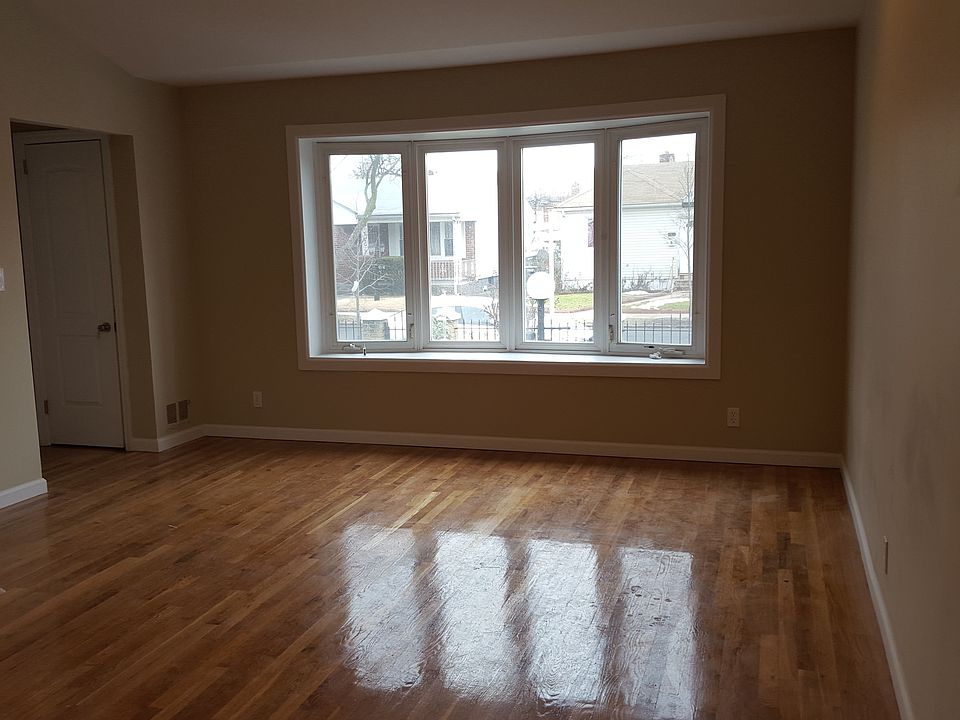 1st image of 11 217 Street Cambria Hts #2G