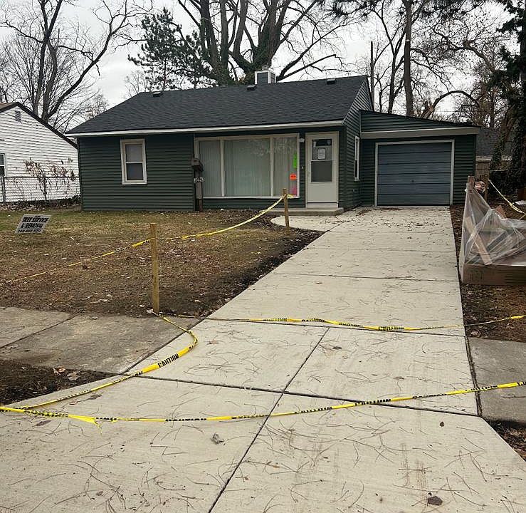 1st image of 10620 Saratoga St #1