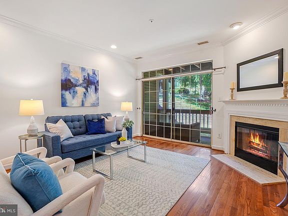 4th image of 5907 Barbados Pl APT 102