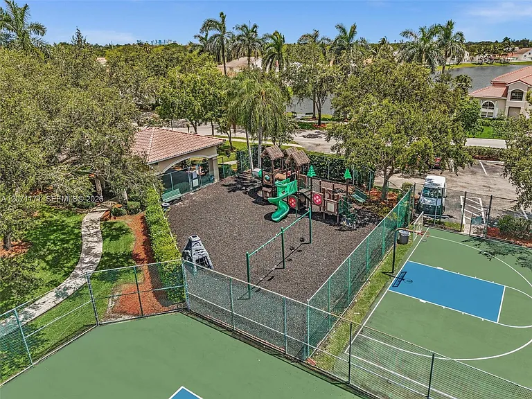 3433 SW 52nd Ct — Photo 27