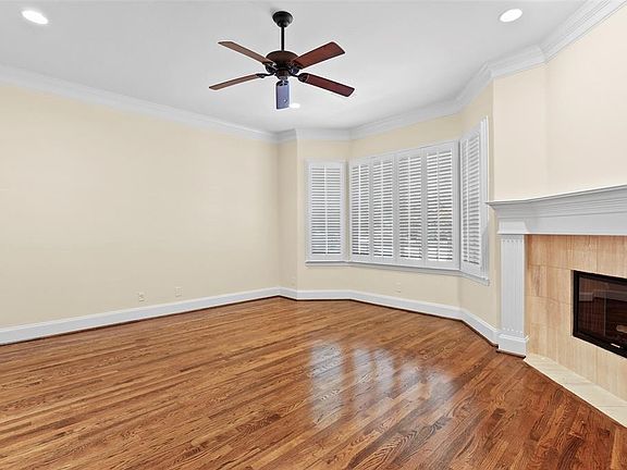 5th image of 3445 Normandy Ave