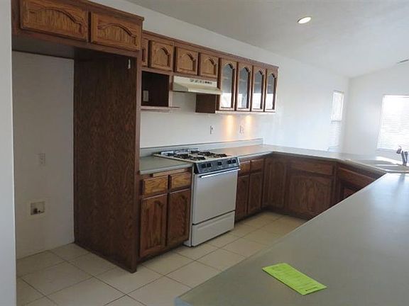 3rd image of 17855 Portside Ln