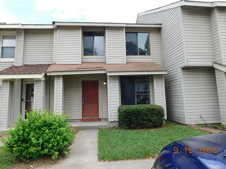 5624 Old Guard Cres — Photo 1