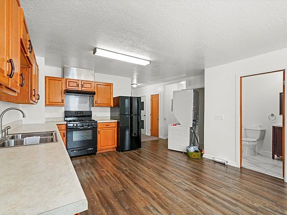 4th image of 504 10th St #1