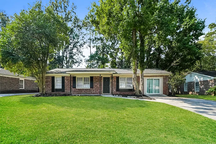 103 Water Oak Dr