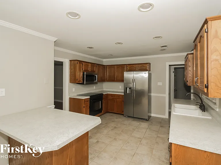 980 Yorktown Rd — Photo 6