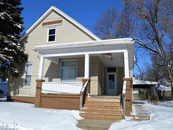 1315 W Market St, Bloomington, IL 61701