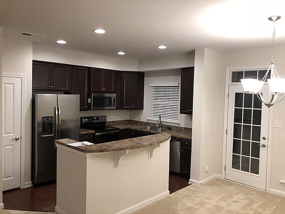 3rd image of 8974 Ringview Dr #8974