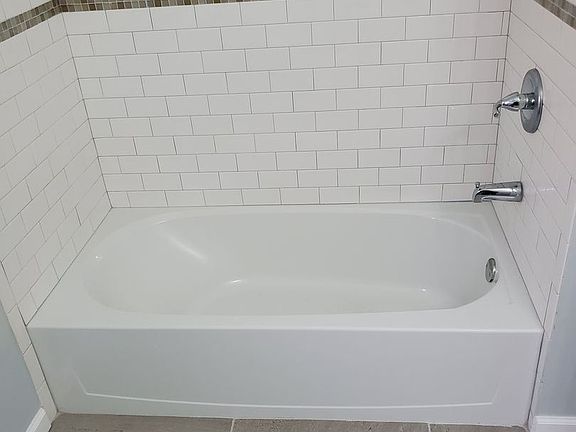 5th image of 3521 N 19th St Floor 2