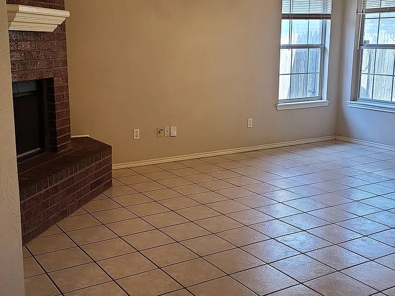 7701 Akron Ave — Photo 11