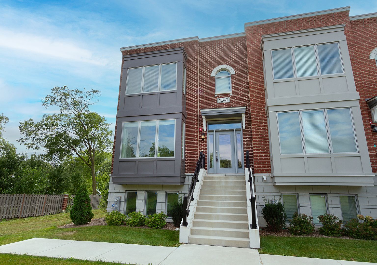 1249 Gateway Ct, Northbrook, IL 60062 Zillow