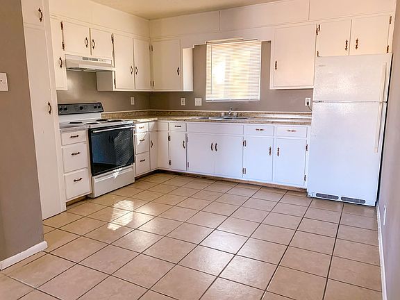 2nd image of 213 & 217 San Pablo St NE #22