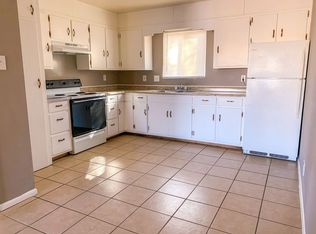 Beautiful Apartment Community with Residential Courtyard, Albuquerque, NM 87108