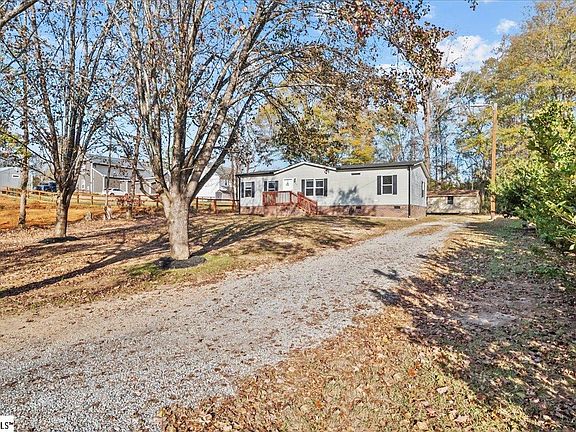 2nd image of 122 Lakeside Dr