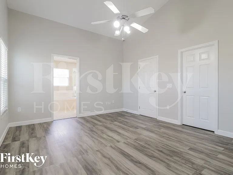 14844 Lady Victoria Blvd — Photo 9