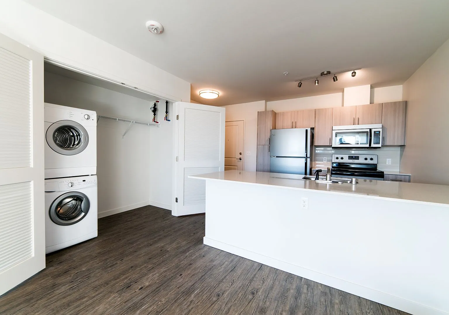123-4th Apts — Photo 2