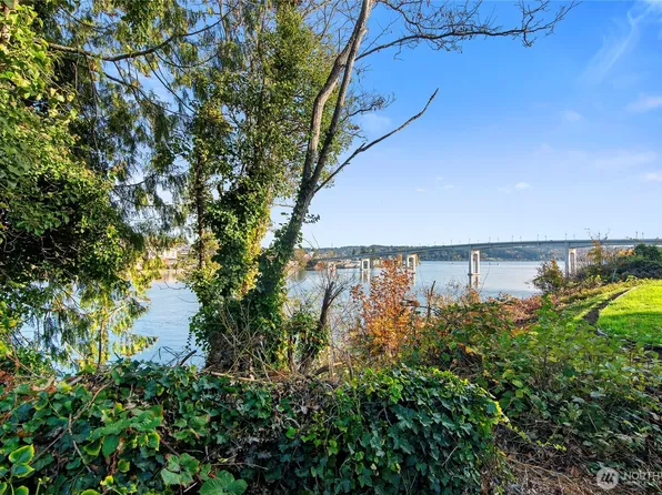 1108 Highland Avenue, Bremerton, WA 98337