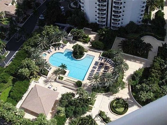 3rd image of 21205 Yacht Club Dr APT 406