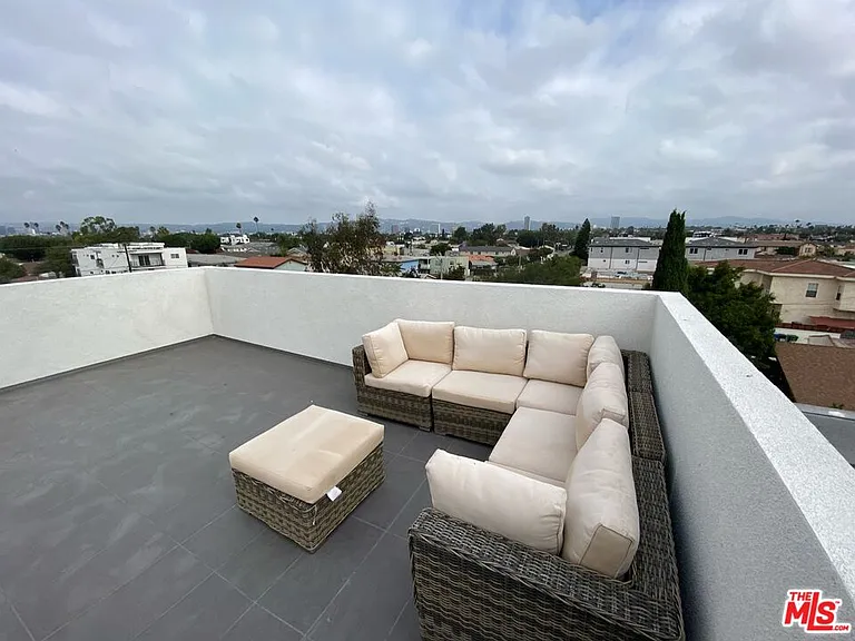 2206 Hauser Blvd — Photo 41