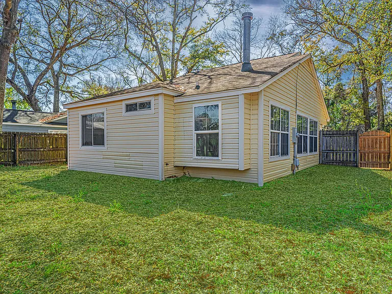1078 Secessionville Rd — Photo 35