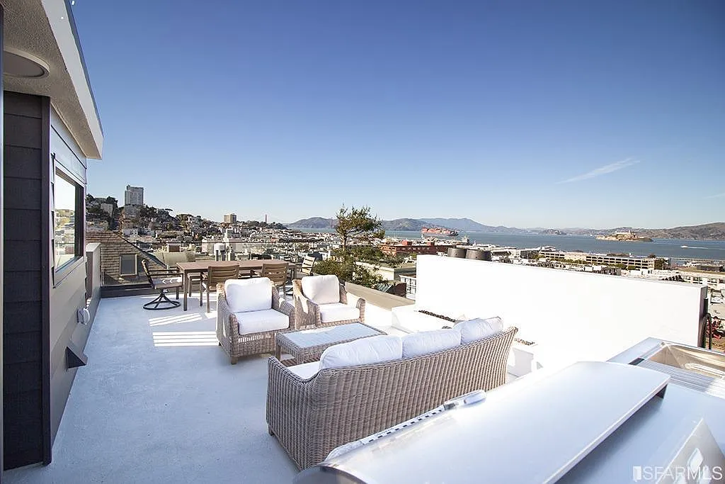 3 bed, 3.0 bath, $16,000 — Photo 1