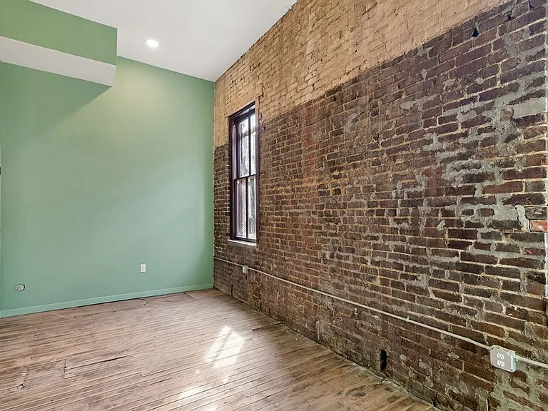 Brand new apartments in downtown Springfield! — Photo 92