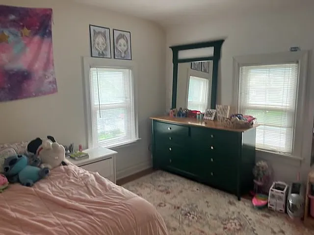 3 bed, 1300 sqft, $2,150 — Photo 2