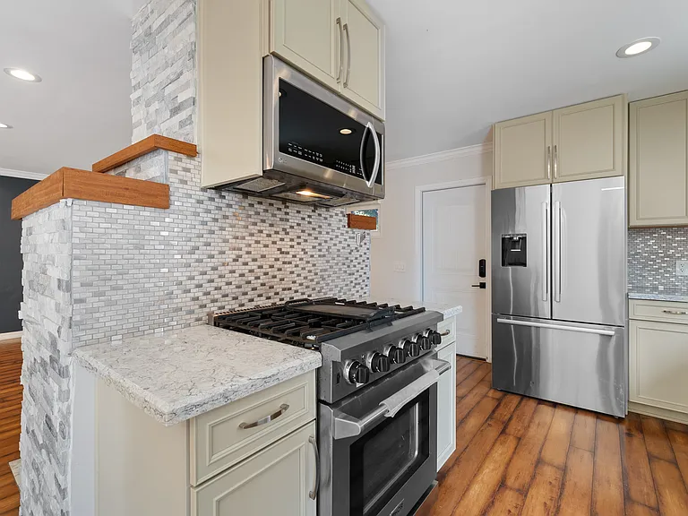 2525 Indianapolis Ave — Photo 8