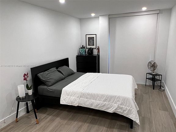 4th image of 2715 Tigertail Ave APT 101