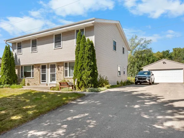 1604 Blackhawk TRAIL #1606, Waukesha, WI 53186