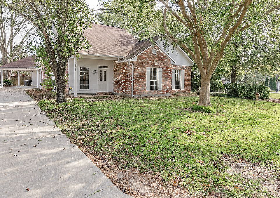1st image of 18747 Garden Oaks Dr