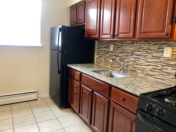 3rd image of 380 Park Ave APT A5