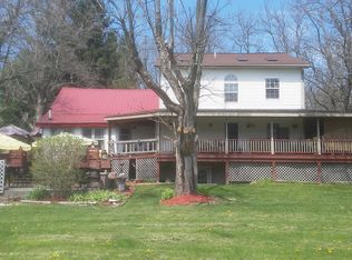 111 Naftzingertown Rd, Mohrsville, PA 19541