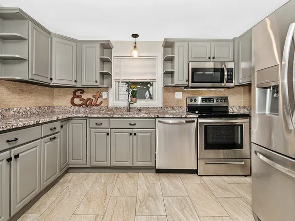42 Mokema Ave, Waltham, MA 02451