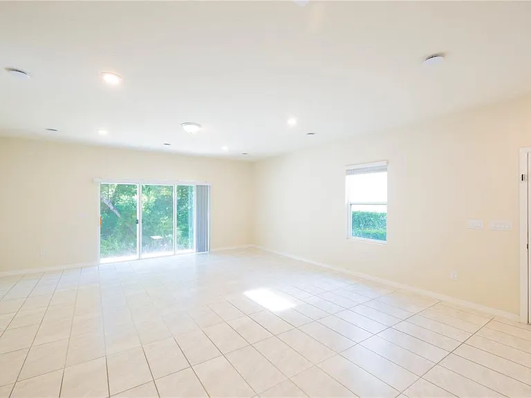 4609 Sparkling Shell Ave — Photo 29