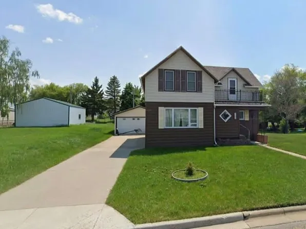 107 Grant Ave, Underwood, ND 58576