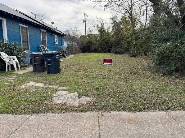 914 E Leuda St, Fort Worth, TX 76104