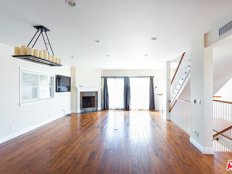 702 Pacific Ave — Photo 11