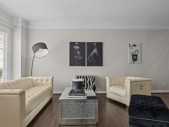 4th image of 703 Kirkeenan Cir