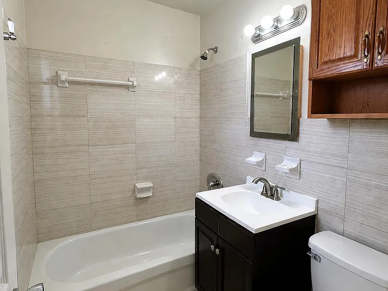 121 Cleveland St #3 — Photo 10
