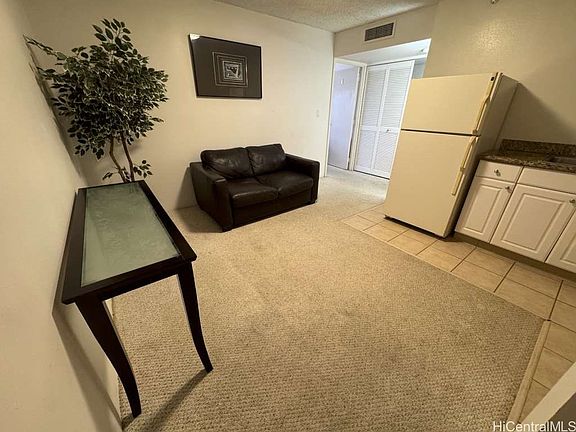 5th image of 1088 Bishop St APT 2401